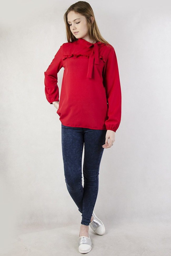 Czerwona bluzka koszulowa  z falbanką oraz wiązaniem przy szyi