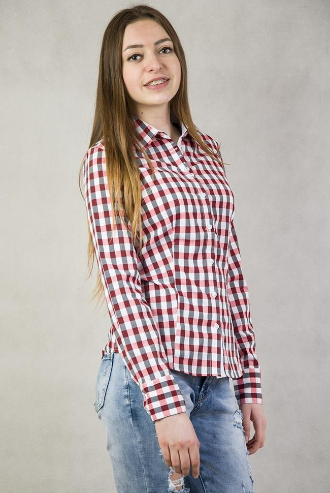 Koszula w czerwono-białą kratę