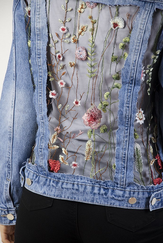 Kurtka jeansowa z haftami i elementami prześwitującymi