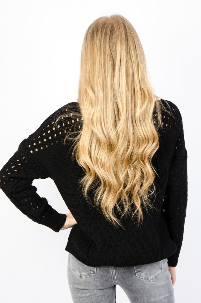 CZARNY SWETER Z AŻUROWĄ GÓRĄ ORAZ RĘKAWAMI