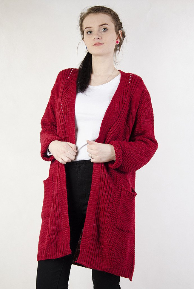 Długi czerwony sweter z kieszeniami