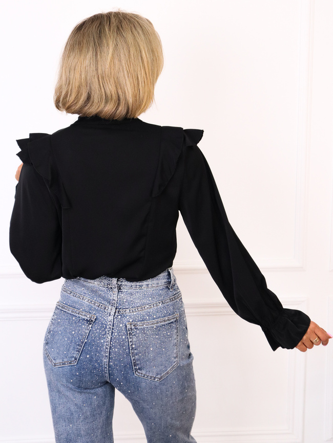 KOSZULA  Z FALBANAMI I OZDOBNĄ BROSZKĄ- CZARNA