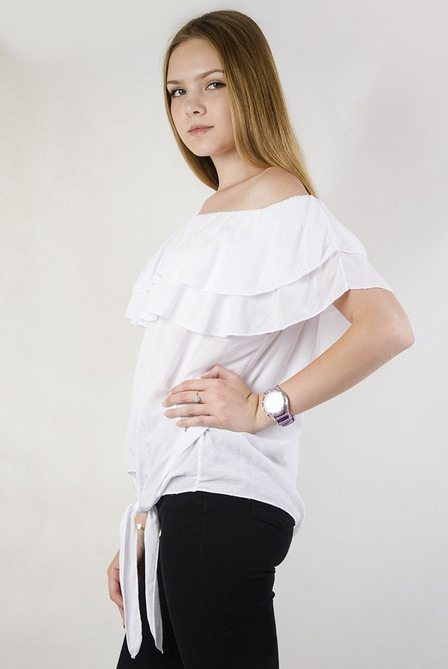 Biała bluzka wiązana na dole, z hiszpańskim dekoltem