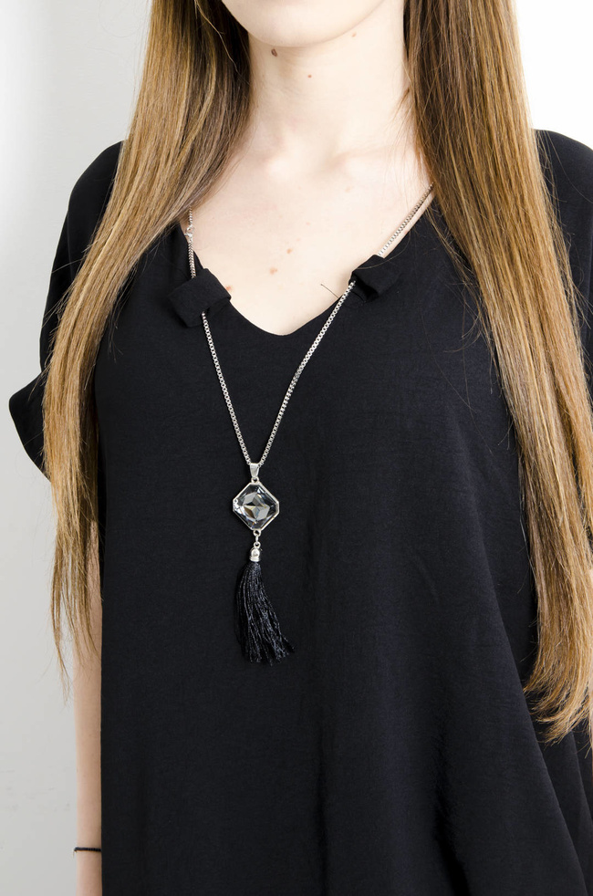 KOMPLET CZARNY Z OZDOBNYM WISIORKIEM