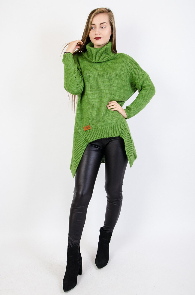 Zielony asymetryczny sweter z golfem
