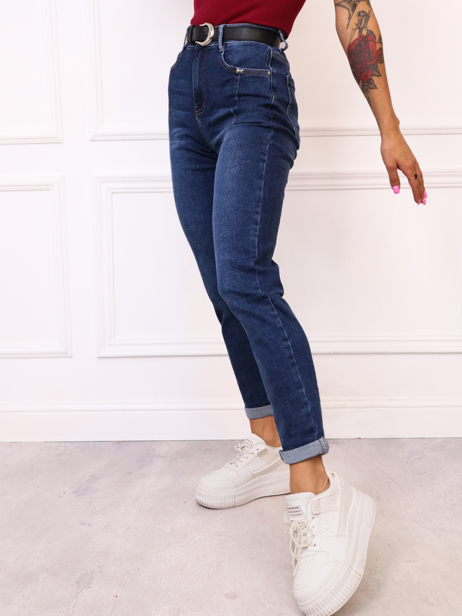 SPODNIE JEANSOWE MOM FIT Z PRZESZYCIAMI NA KIESZENI I KOKARDKĄ+ PASEK