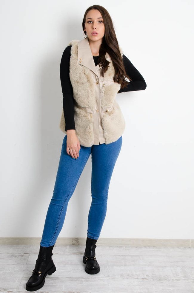 BEŻOWA FUTRZANA KAMIZELKA ZE WSTAWKAMI Z EKOSKÓRY