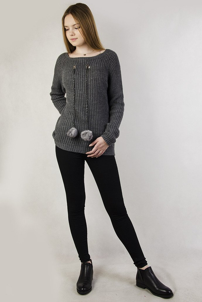 Ciemnoszary sweter z pomponami na łańcuszku