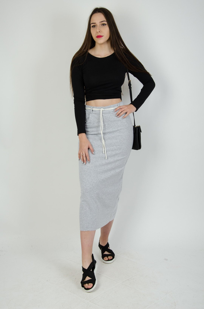 Szara długa spódnica z kieszeniami