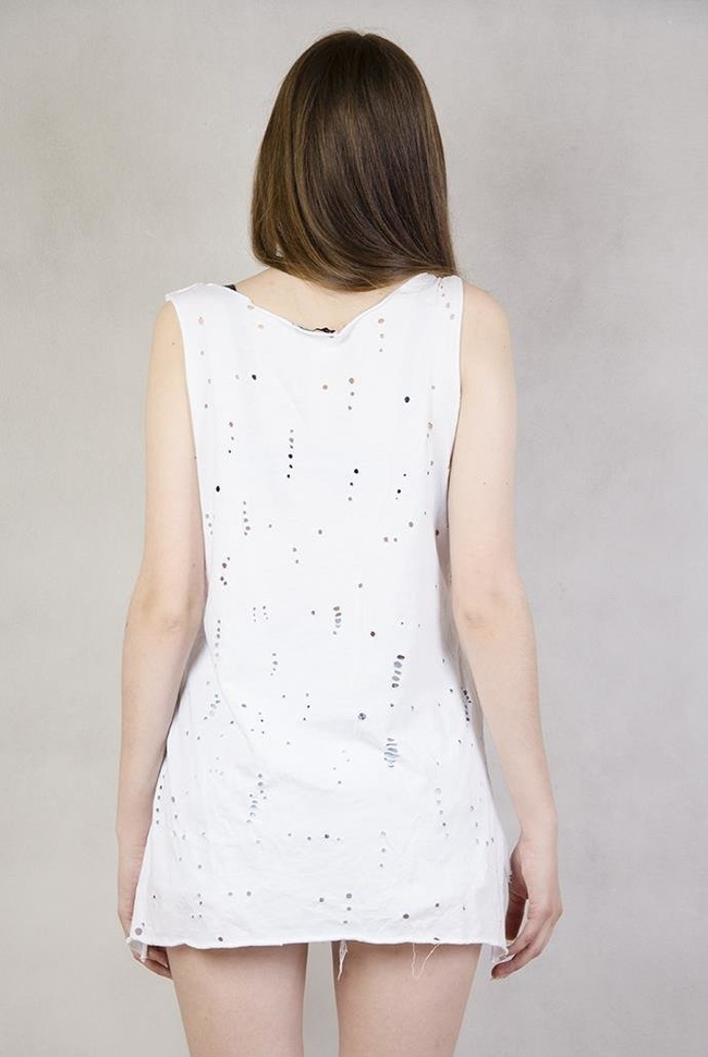 Bluzka z dziurkami i przedłużanym tyłem biała