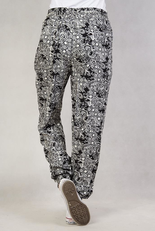 Spodnie alladynki biało-czarne we wzorki