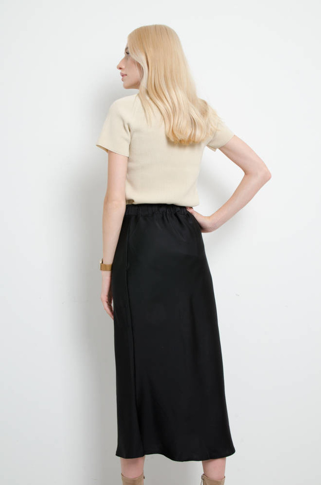 SPÓDNICA MIDI ROZSZERZANA NA DOLE- CZARNA