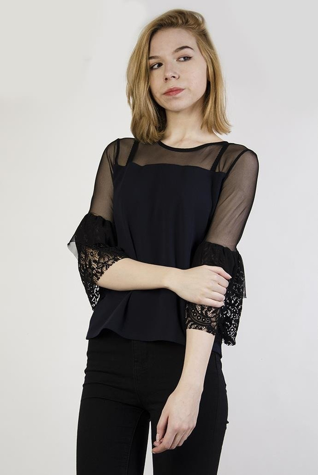 Granatowa bluzka z koronkowymi rękawami i wstawką z siateczki