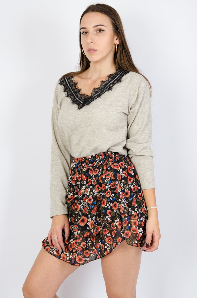 Beżowa bluzka z koronką na plecach