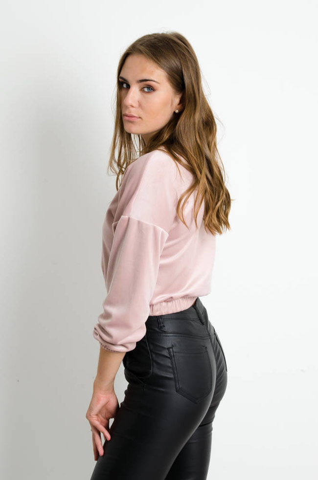 RÓŻOWA KRÓTKA BLUZA WELUROWA