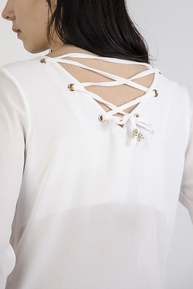 Biała bluzka koszulowa z wiązaniem z tyłu