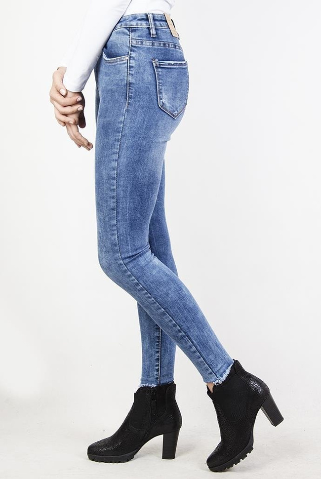 Jeansowe spodnie skinny jeans z wysokim stanem