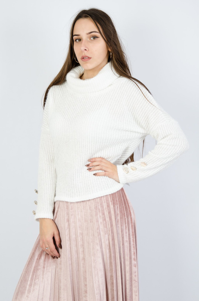 WŁOCHATY SWETER Z GOLFEM W KOLORZE BIAŁYM