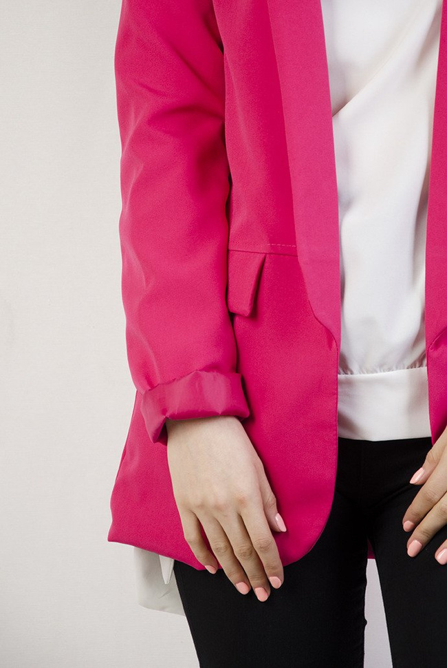 Różowy żakiet bez guzików