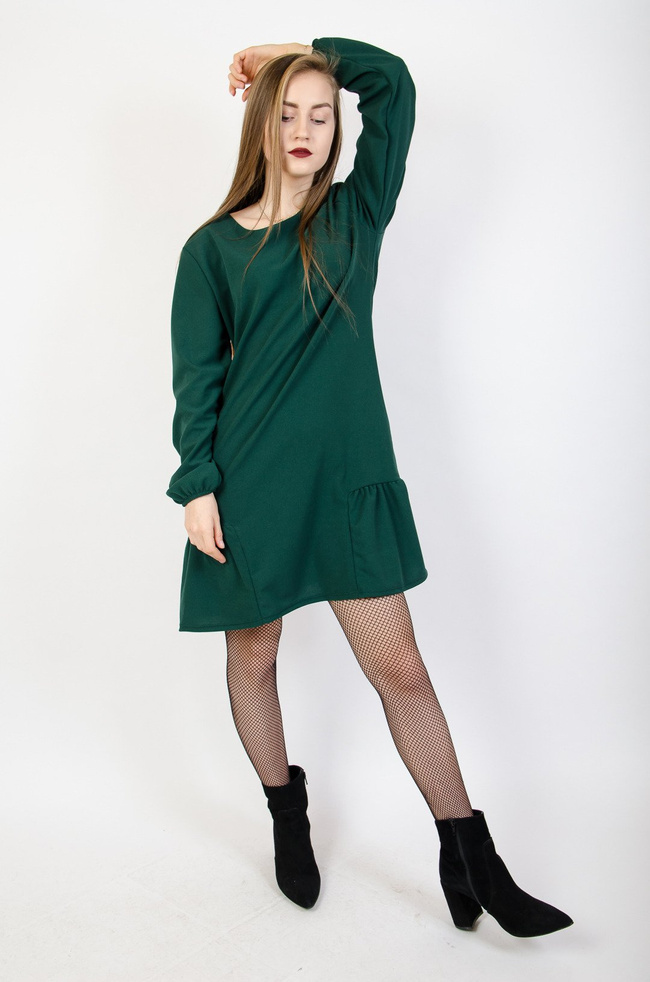 Zielona sukienka z ozdobnym marszczeniem