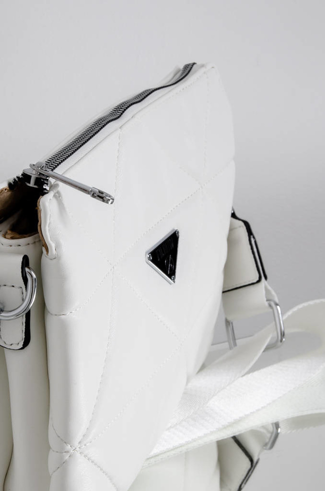 TOREBKA PIKOWANA Z MATERIAŁOWYM PASKIEM- BIAŁA