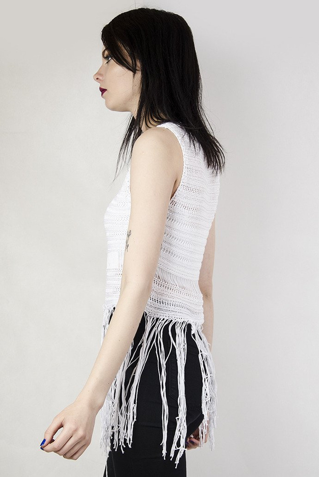 Biała ażurowa bluzka z frędzlami