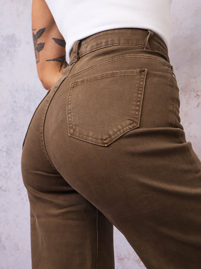 CIEMNOBRĄZOWE SPODNIE JEANSOWE Z SZEROKIMI NOGAWKAMI 