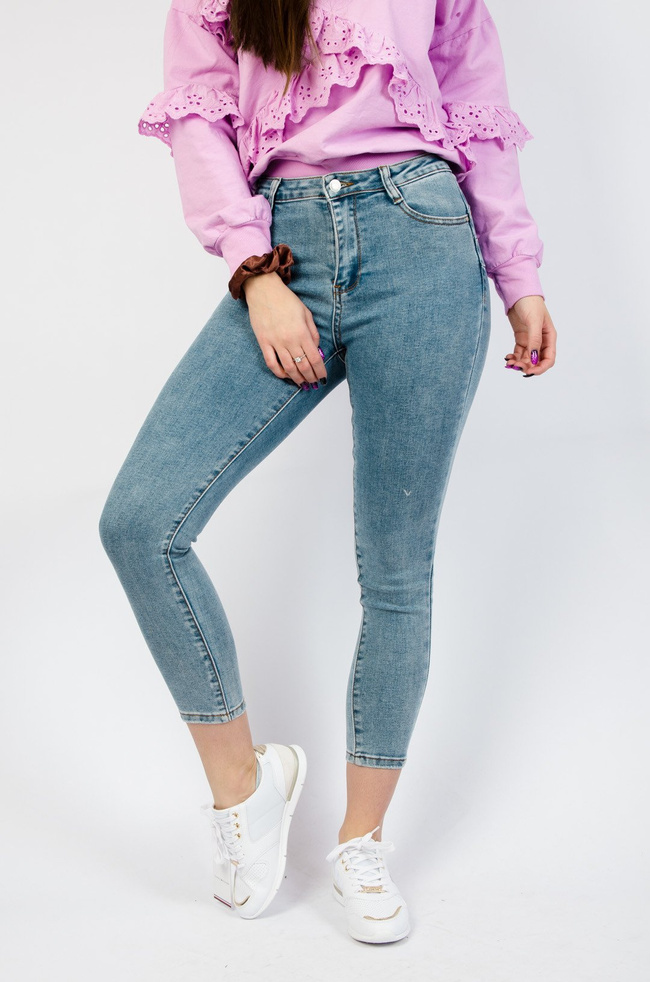 JASNE SPODNIE JEANSOWE PUSH UP Z WYSOKIM STANEM