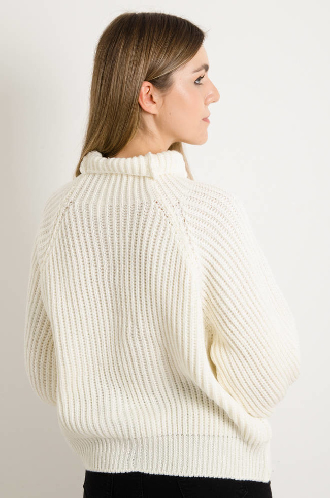 SWETER OVERSIZE Z GOLFEM- BIAŁY