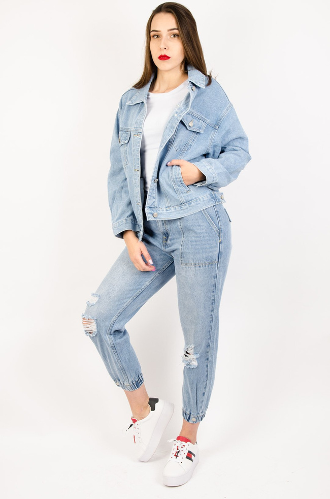 JASNA KURTKA JEANSOWA Z  NAPISAMI 