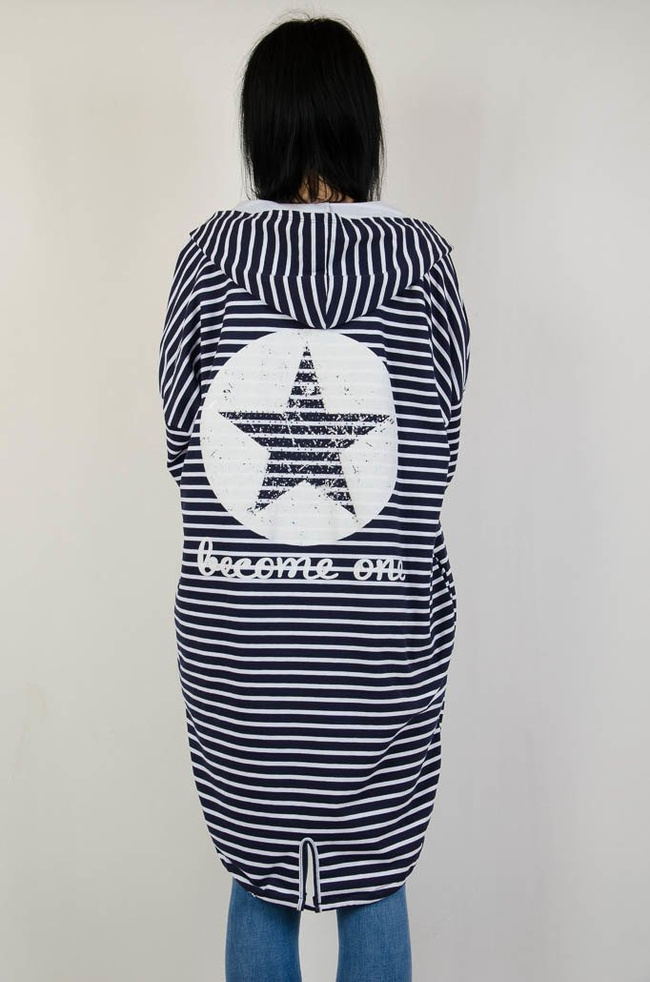 NARZUTA W PASKI Z GWIAZDĄ NA PLECACH