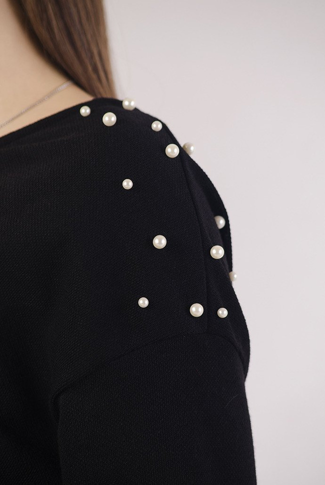 Czarna asymetryczna tunika z perełkami oraz wycięciem na plecach
