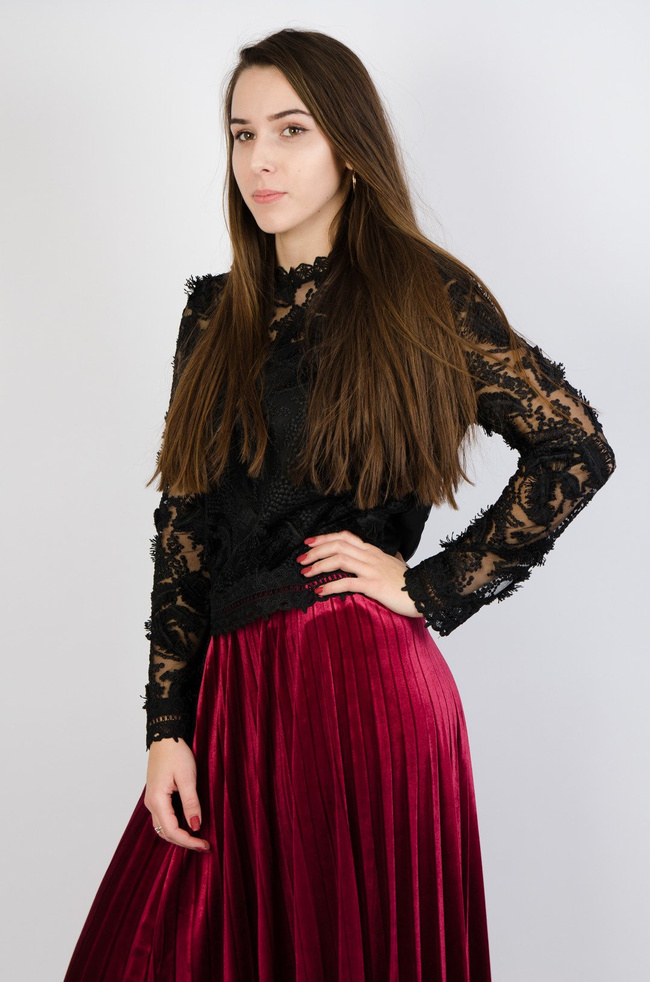 CZARNA BLUZKA Z KORONKI