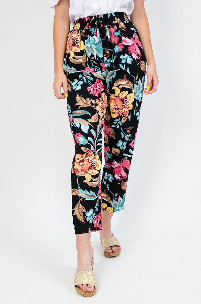 Czarne Alladynki w kwiaty 