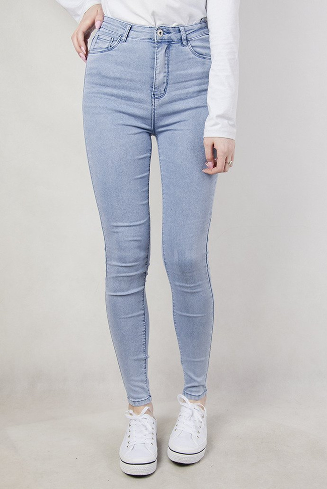 Jasne spodnie przylegające