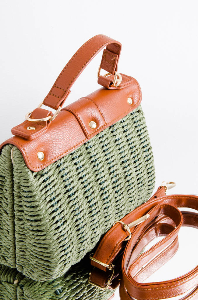 TOREBKA LISTONOSZKA PLECIONA Z KWADRATOWĄ KLAMRĄ I PASKIEM- ZIELONA