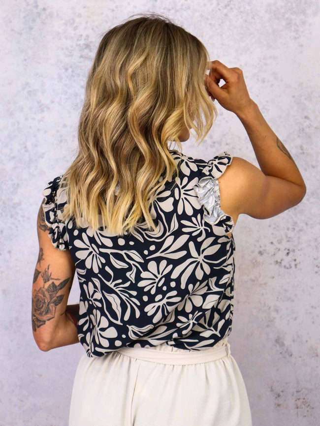 BLUZKA WZORZYSTA Z FALBANKAMI- GRANATOWA