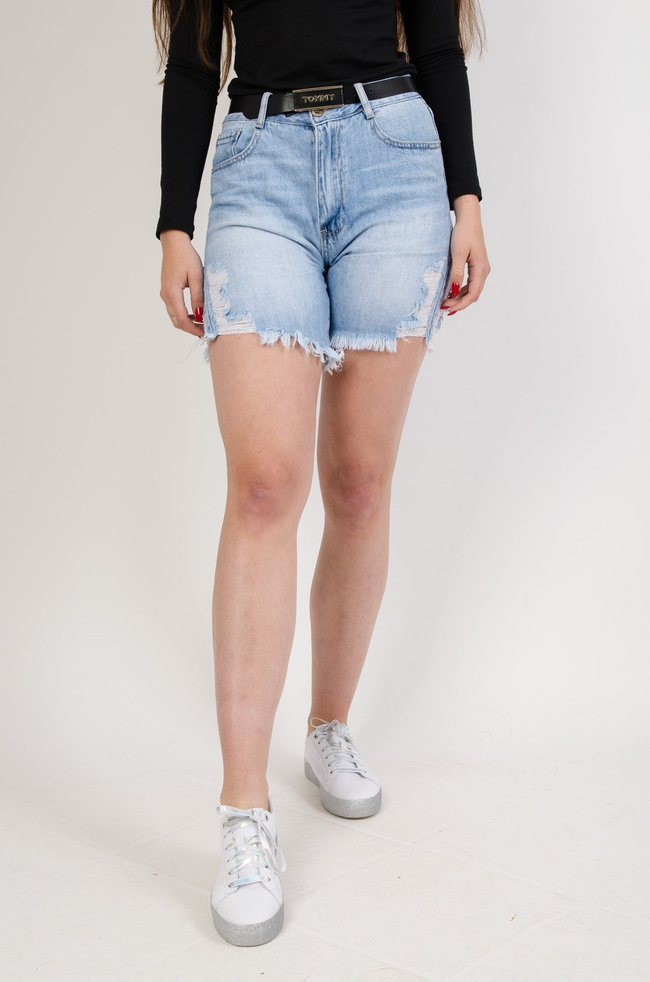 Jeansowe bermudy z przetarciami 