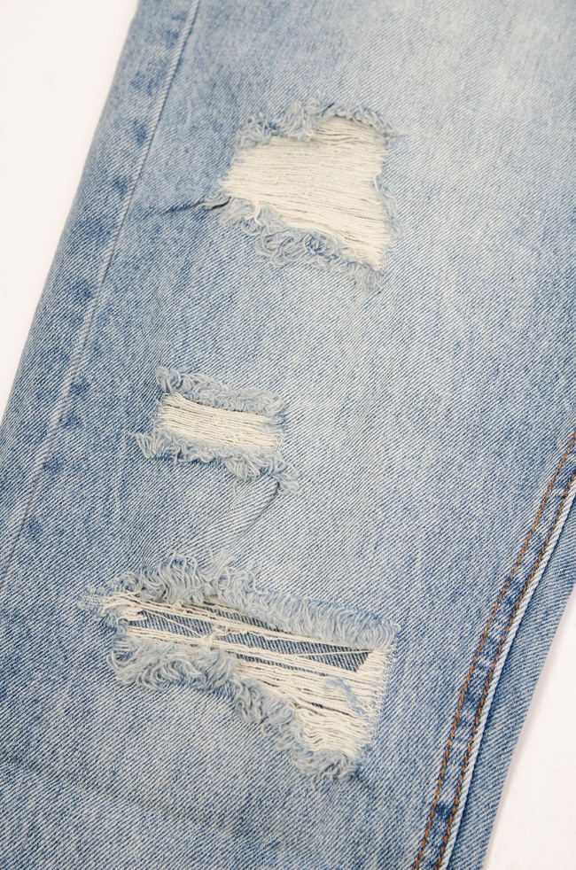 JASNE SPODNIE JEANSOWE TYPY MOM FIT