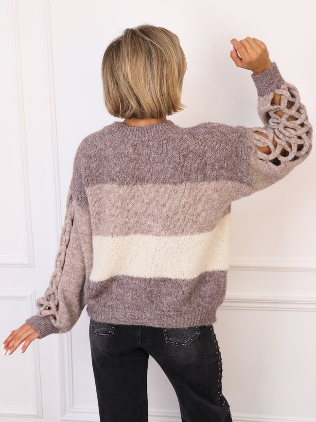 SWETER W PASY Z PLECIONYMI RĘKAWAMI- FANGO