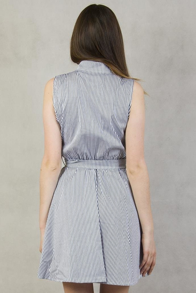 Biało-granatowa sukienka w paski