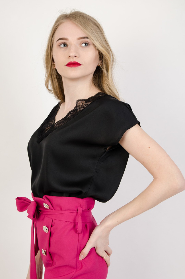 Czarna satynowa bluzka 