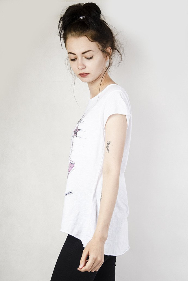 Biała bluzka z nadrukiem i cyrkoniami