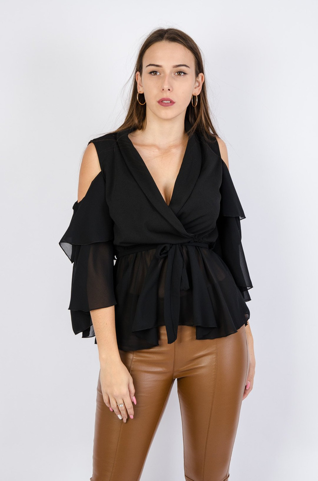 Czarna bluzka hiszpanka z odkrytymi ramionami
