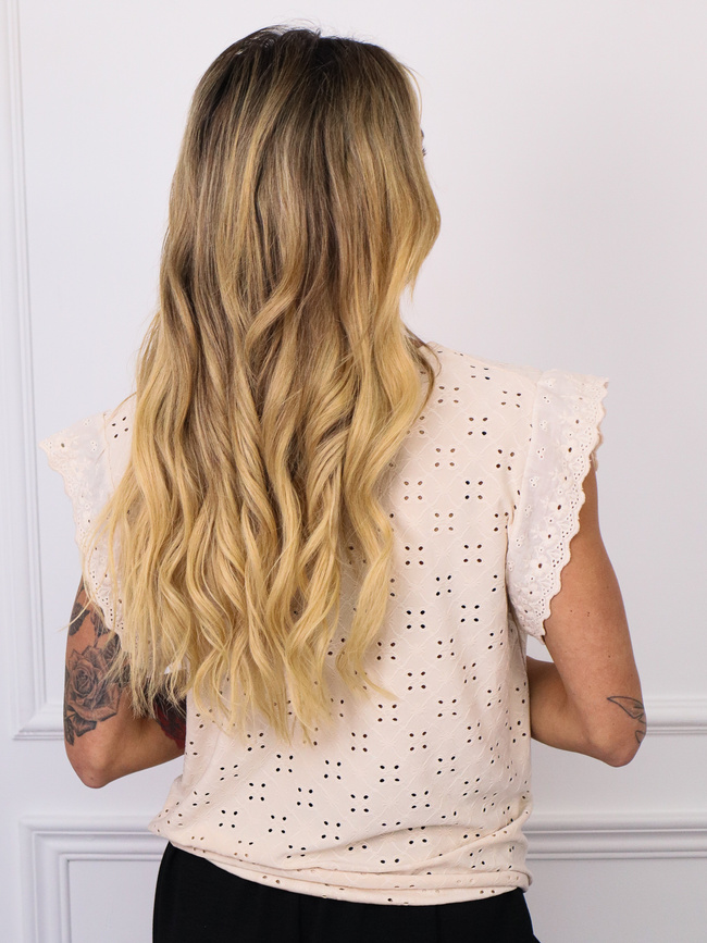 BLUZKA AŻUROWA Z WIĄZANIEM I GUZIKAMI- BEŻOWA