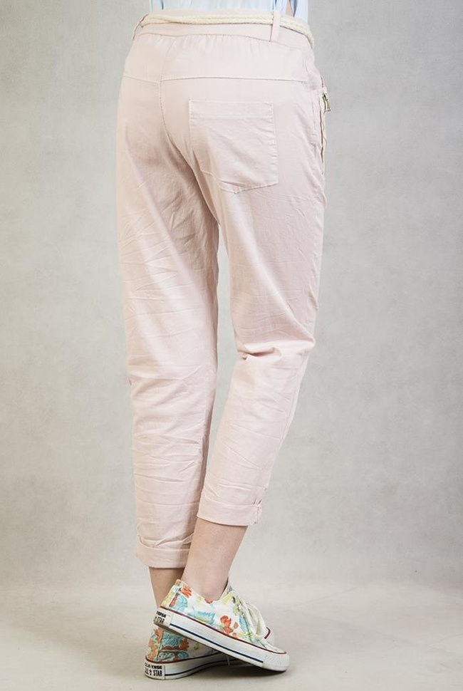 Różowe spodnie ze sznurkiem