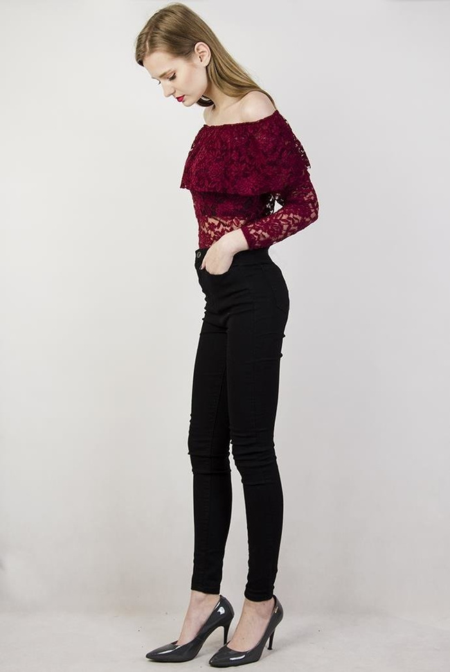 Koronkowe bordowe body z hiszpańskim dekoltem