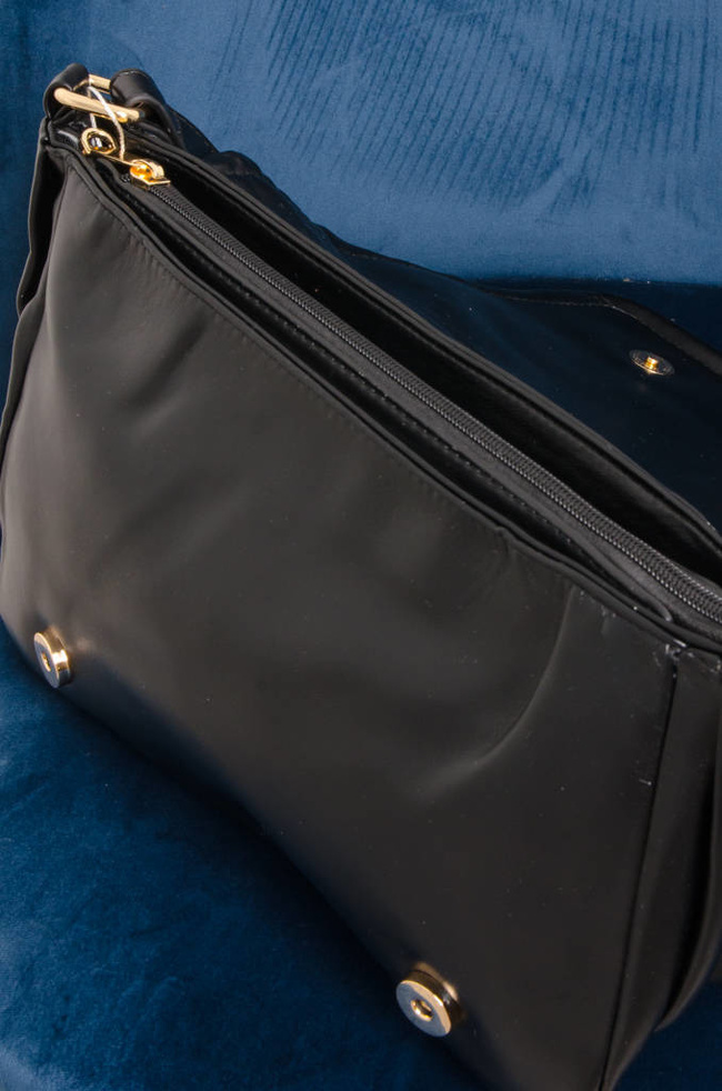 TOREBKA LISTONOSZKA Z OZDOBNYMI PRZESZYCIAMI- CZARNY