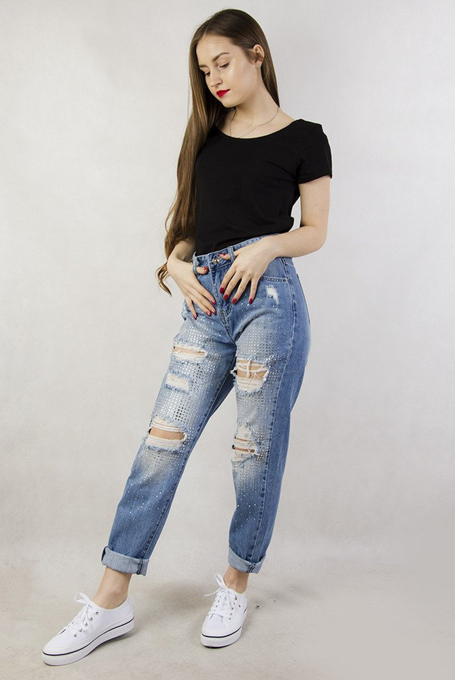 Spodnie jeansowe typu boyfriend z cyrkoniami i dziurami