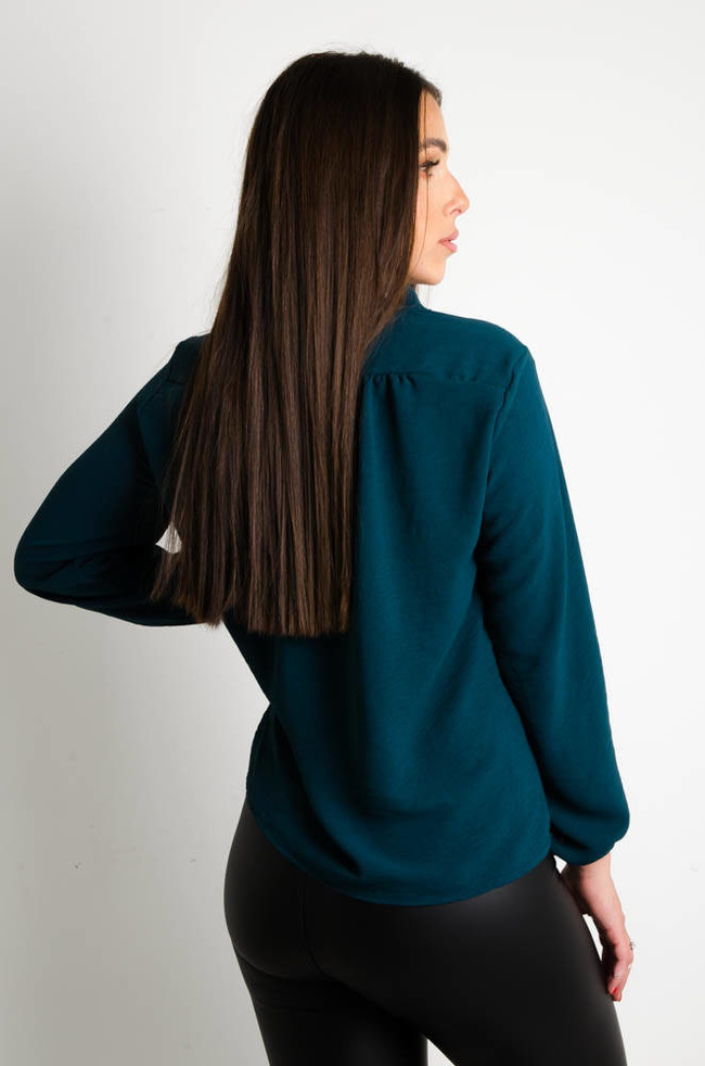 ZIELONA BLUZKA NA DŁUGI RĘKAW Z WIĄZANIEM PRZY DEKOLCIE